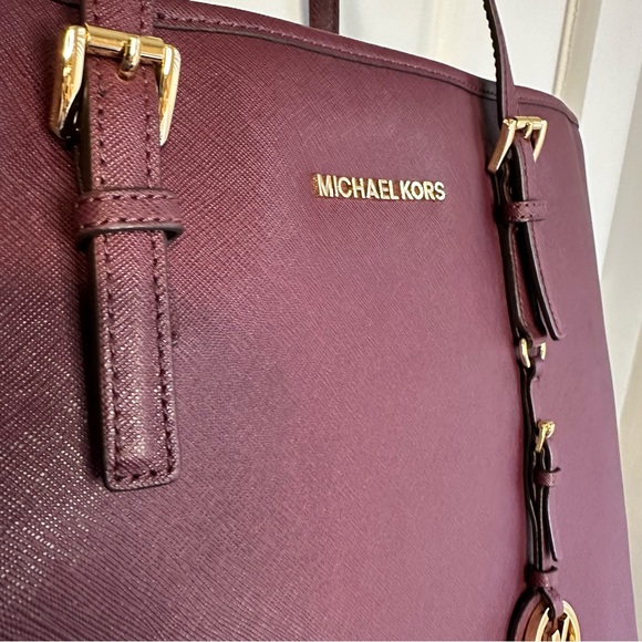 Michael Kors Jet Set Leather Computer Tote - Picture 9 of 12